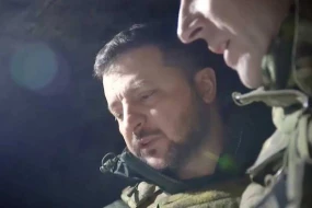 Zelenski döyüş mövqeyində oldu 