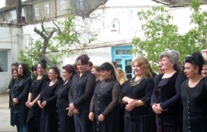 Qadın məhkumlar da səs verirlər