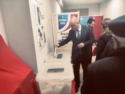 Emin Əmrullayev səs verdi 