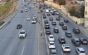 Paytaxtın bəzi küçələrində sıxlıq var - SİYAHI