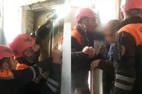 Bakıda sakinlər liftdə köməksiz vəziyyətdə qalıblar - VİDEO
