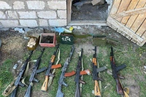 Ağdamda evin zirzəmisindən silah-sursat tapıldı