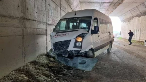 Türkiyədə tələbələri daşıyan avtobus qəzaya uğrayıb: Yaralılar var
