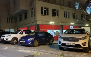 Əvvəl atasını öldürüb, sonra anasını gözləyib...