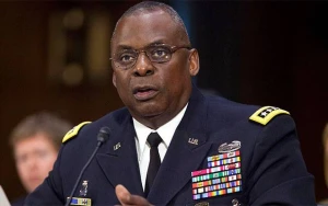 Pentaqon rəhbəri xəstəxanaya yerləşdirildikdən sonra işə qayıdıb