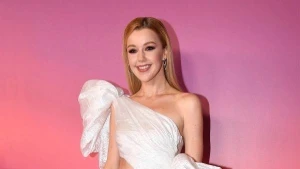 “Bahalı hədiyyənin əvəzini yataqda ödəmək lazım gəlir...” - Müğənni