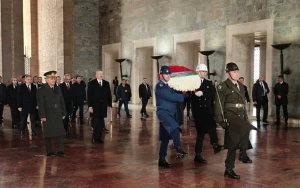 İlham Əliyev Anıtqəbiri ziyarət etdi - FOTOLAR