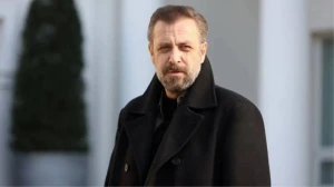 Məşhur aktyor son görünüşü ilə təəccübləndirdi - FOTO