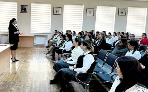 Mehriban Vəliyeva həmin məktəbə getdi 