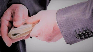 Keçmiş baş nazir müsahibə üçün jurnalistdən bir milyon dollar  istədi - FOTO