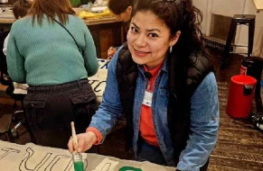 Yarımçıq qalan sendviçi yediyi üçün işdən qovulan miqrant görün nə etdi