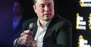 Beyninə mikroçip yerləşdirilmiş ilk insan siçanı hərəkət etdirdi