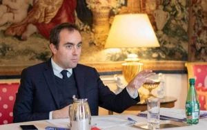 Fransanın müdafiə naziri Ermənistanda 