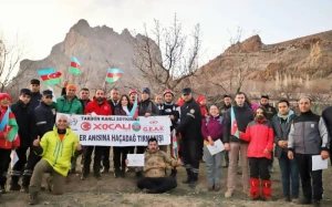 Türkiyə alpinistləri Xocalı faciəsi qurbanlarının xatirəsini Haçadağın zirvəsində andı - FOTO