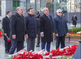 AZAL-ın kollektivi Xocalı qurbanlarının əziz xatirəsini ehtiramla yad etdi - FOTO
