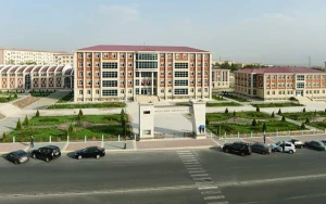 Azərbaycanda daha bir universitet BAĞLANIR