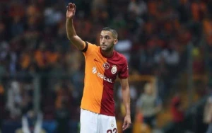 Ulduz futbolçu \"Qalatasaray\"dan ayrılır