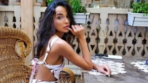Xəstəlikdən əziyyət çəkən model DANIŞDI: “Bir adam axtarıram desin ki...\"