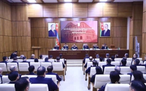 Kamran Əliyev müşavirə keçirdi