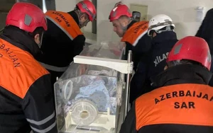 Körpələr xəstəxanadan belə çıxarıldı - Video + Fotolar