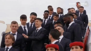 Toni Krossun Arda Gülərə maraqlı jest - VİDEO
