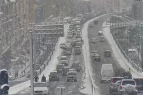 Bakının bu yolunda nəqliyyatın hərəkətində məhdudiyyətlər yarandı