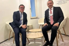 Qriqoryan Blinkenin köməkçisi ilə Bakı-İrəvanı müzakirə etdi