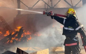 Baş prokurorun müavini yanğın yerinə GETDİ