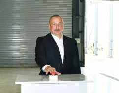 Prezident istehsal müəssisəsinin fəaliyyəti ilə tanış oldu