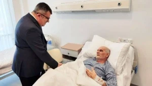 Direktor Əməkdar jurnalisti ziyarət etdi 