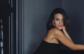 Hamak yoqası ilə məşğul olan aktrisadan çətin hərəkət - Foto