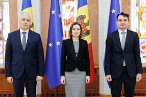 Səfirimiz etimadnaməsini Maya Sanduya təqdim etdi