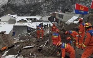 Çindəki sürüşmədə 34 nəfər öldü - İtkin düşənlər var