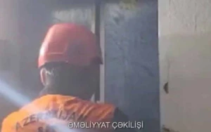 Liftdə köməksiz qalanlar belə xilas edildi - VİDEO