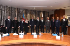 Bir qrup vəkilə dövlət təltifləri təqdim edildi - FOTOLAR