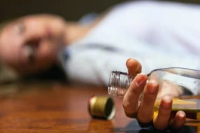 15 yaşlı qız özünə qəsd etdi