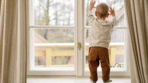 Sumqayıtda hündürlükdən yıxılan uşaq öldü 