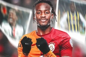 Sabiq \"fənərbağça\"lı ulduz rəsmi olaraq \"Qalatasaray\"da