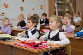 Rusiyada 8 yaşlı qız məktəbi bitirdi