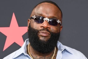 Məşhur repçi konsertdən sonra görün necə görüntüləndi