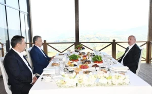 Prezidentlərin Şuşada qeyri-rəsmi naharı oldu