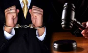 Bu ölkənin keçmiş prezidentini 30 ildən çox həbs cəzası gözləyir