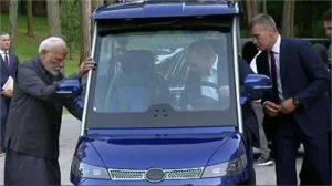 Liderlər qolf maşınında - VİDEO