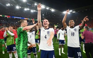 İngiltərə son dəqiqə qolu ilə finalda! 