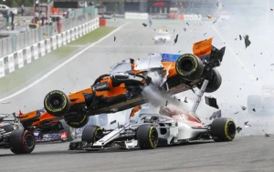 ABŞ-də avtomobil yarışı zamanı dəhşətli qəza - VİDEO