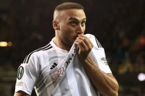 Cenk Tosun \"Beşiktaş\"ı \"Fənərbağça\"ya dəyişdi
