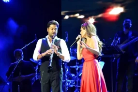 Türk bayrağının endirilməsini tələb etdi - Konserti ləğv olundu (VİDEO)