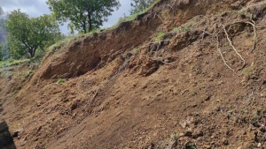 Bu ölkədə torpaq sürüşməsi çox sayda can aldı