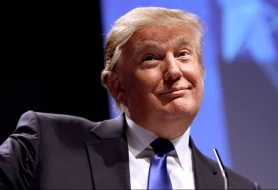 Donald Tramp rəqibi Kamala Harrisi axmaq və kinli adlandırdı