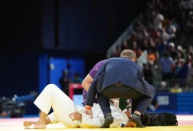 Cüdoçumuzun “Paris-2024”də görüş zamanı çiyni sındı